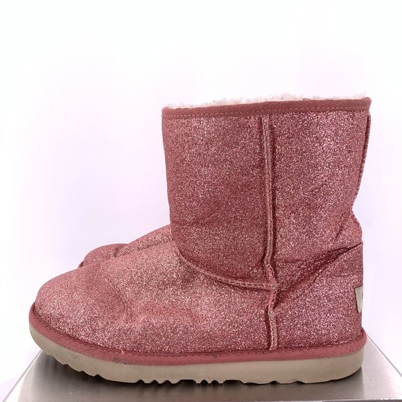 pink boy uggs
